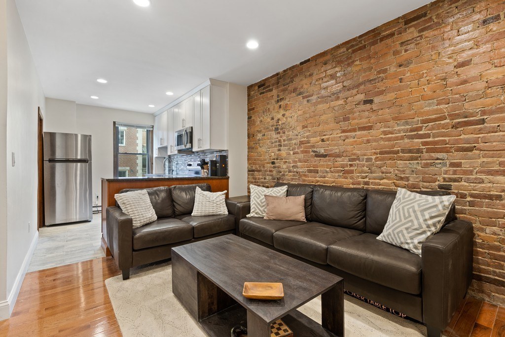 183 Endicott Street, Unit 2, Boston · North End