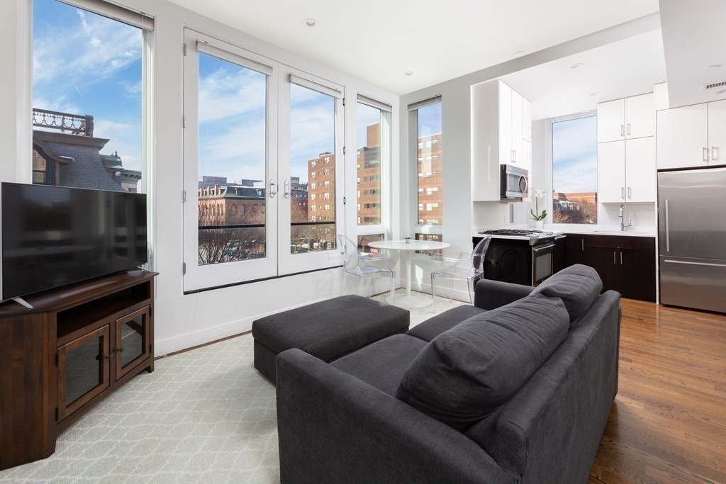 1672R Washington Street, Unit 301, Boston · South End