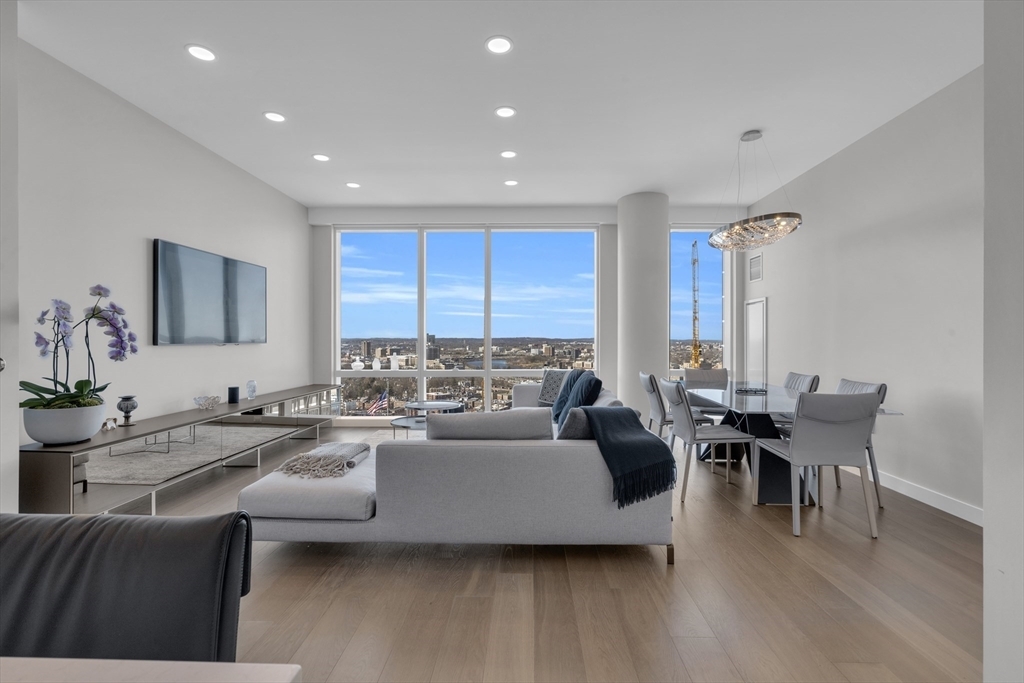 188 Brookline Avenue, Unit 27E