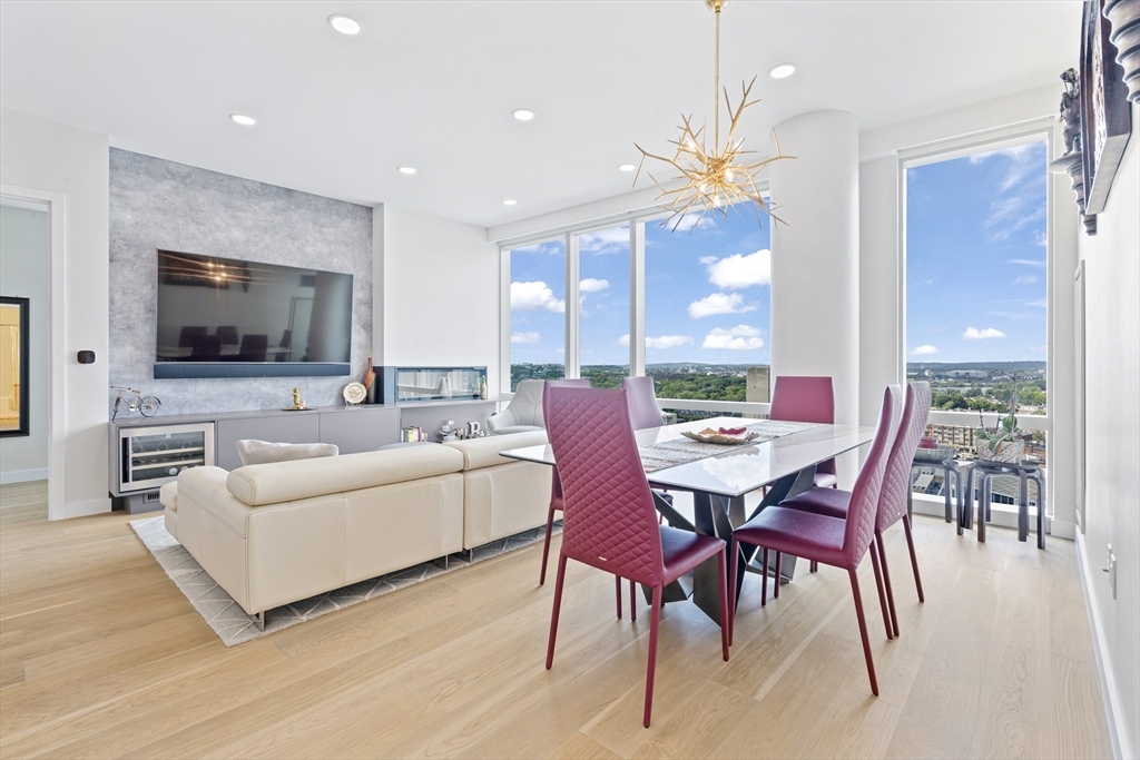 188 Brookline Avenue, Unit 19E